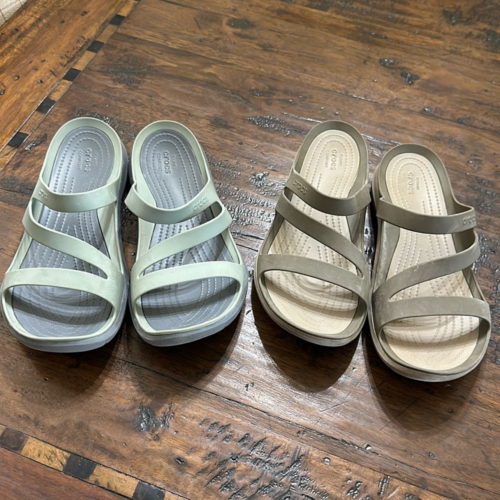 CROCS 2 pair women’s size 11